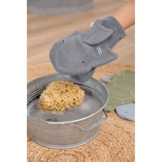 Bio Frottier Baby-+Kinder-Waschhandschuh Hai in Grau Muster Hai von Lässig Größe 13x22 cm