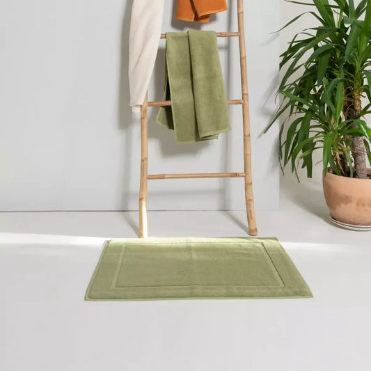 Bio Frottier Duschvorleger ORLANDO in Khaki Grün von Living Crafts Größe 50x70 cm