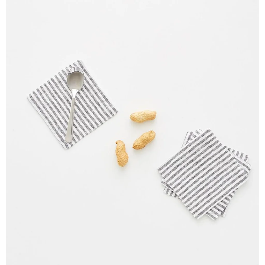Leinen Untersetzer Streifen 4er-Pack in Weiß+Anthrazit Weiß+Grau Muster Streifen von Linen Tales Größe 15x15 cm