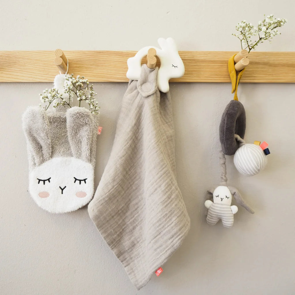 Bio Frottier Baby-+Kinder-Waschhandschuh Hase in Silbergrau Grau Muster Hase von kikadu Größe 14x20 cm