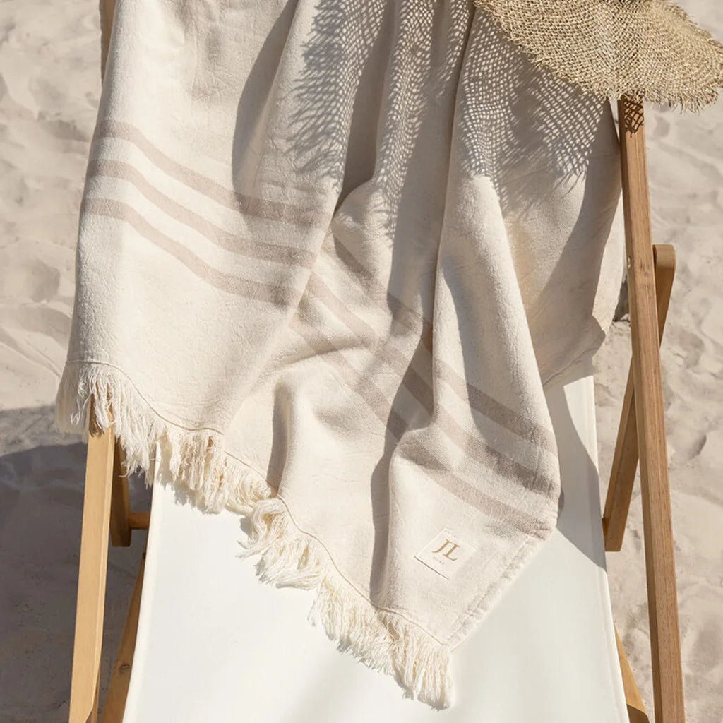 Bio Strandtuch mit Fransen in Creme+Beige Muster Streifen von Jean&Len Größe 90x165 cm
