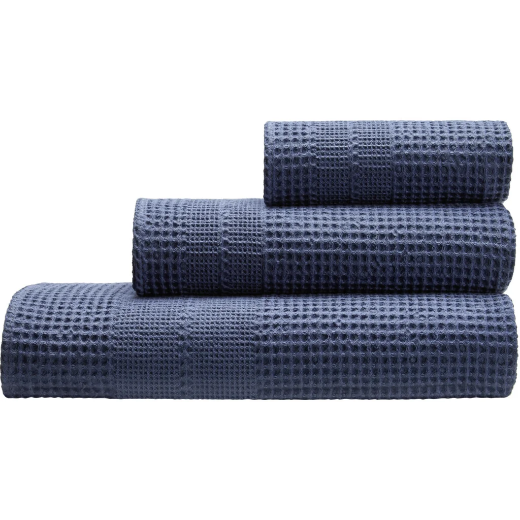 Bio Waffelpiqué Duschtuch in Steinblau Blau von Cotonea Größe 70x140 cm