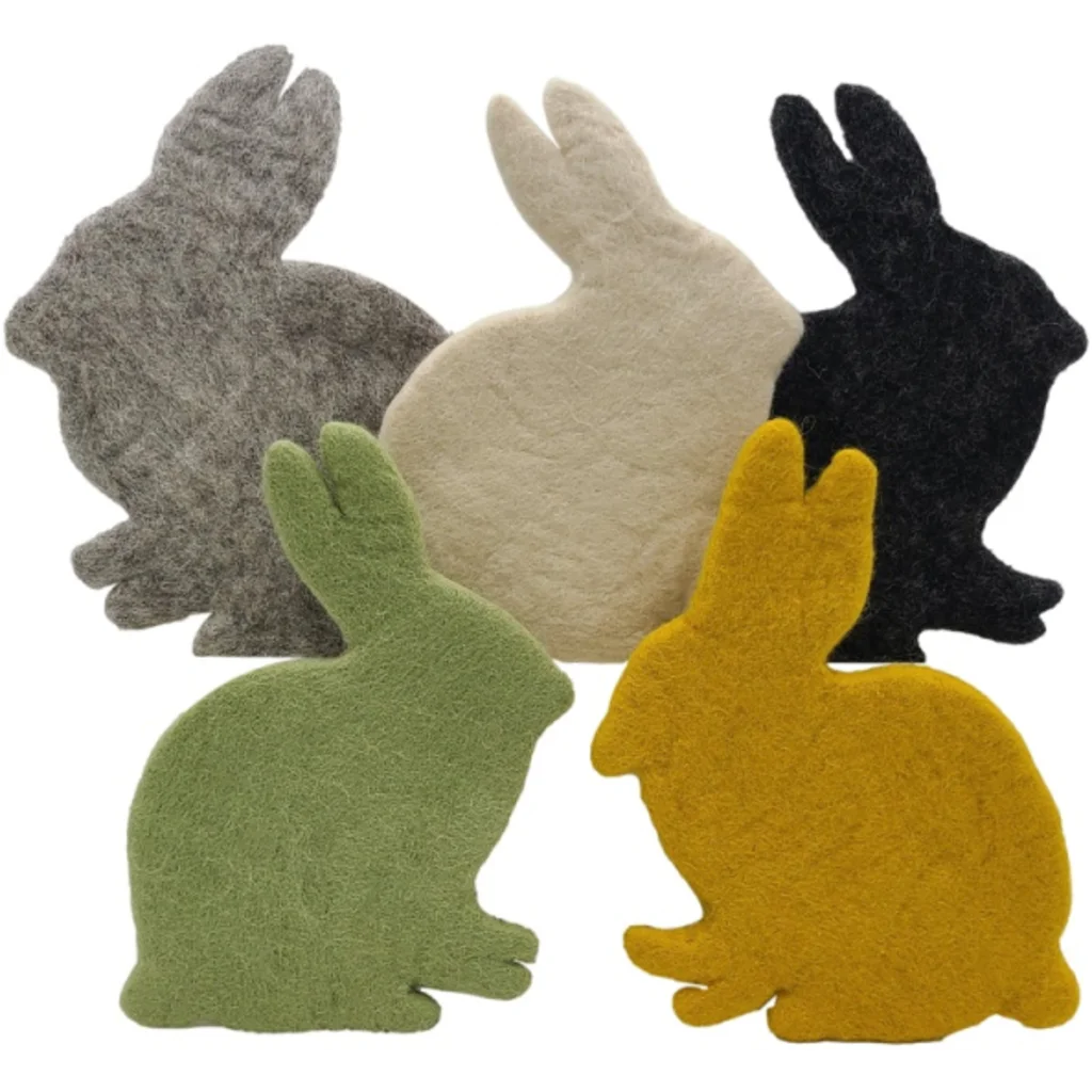 Filz Untersetzer in Hasen-Form in Weiß Muster Hase von Frida Feeling Größe 19x23 cm