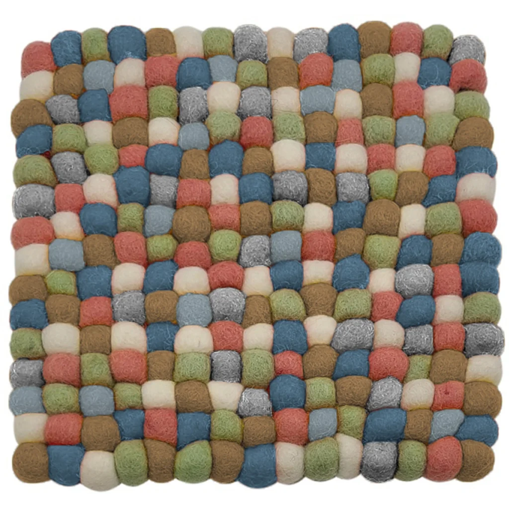 Filz Untersetzer quadratisch mit kleinen Kugeln in Creme+Hellblau+Azurblau+Pistazie Creme+Blau+Blau+Grün Muster Bunt von Frida Feeling Größe 21x21 cm