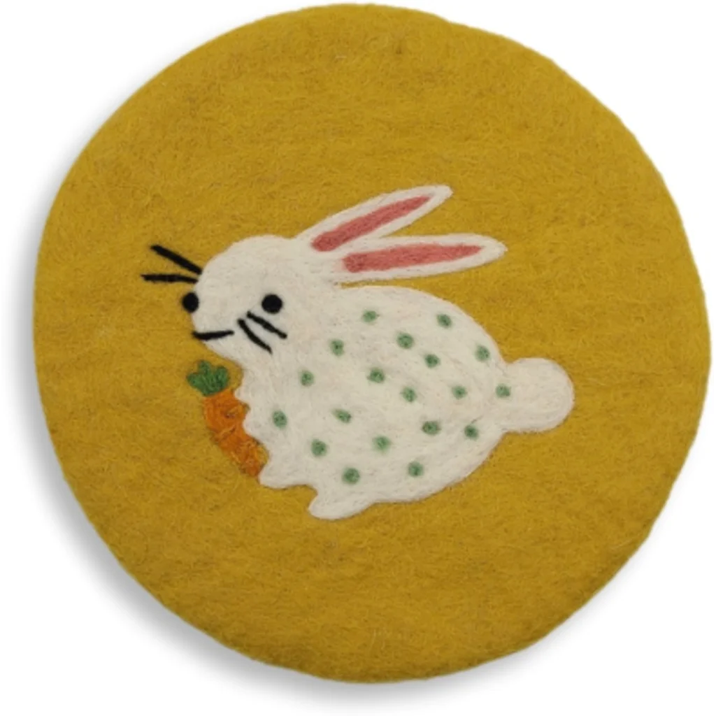 Filz Untersetzer rund Hase in Goldgelb+Weiß Gelb+Weiß Muster Hase von Frida Feeling Größe Ø 21 cm