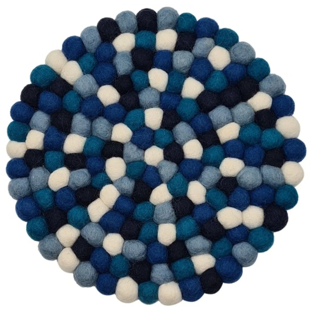 Filz Untersetzer rund mit kleinen Kugeln in Creme+Hellblau+Dunkelblau+Petrol Creme+Blau+Blau+Blau Muster Bunt von Frida Feeling Größe Ø 21 cm