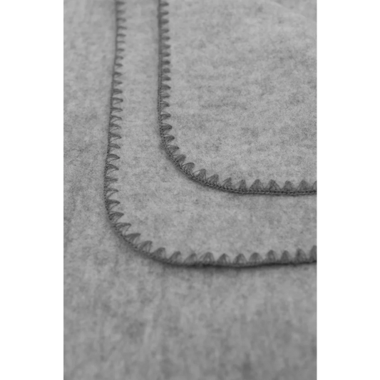 Fleece Decke in Hellgrau Grau von Engel Natur Größe 150x180 cm