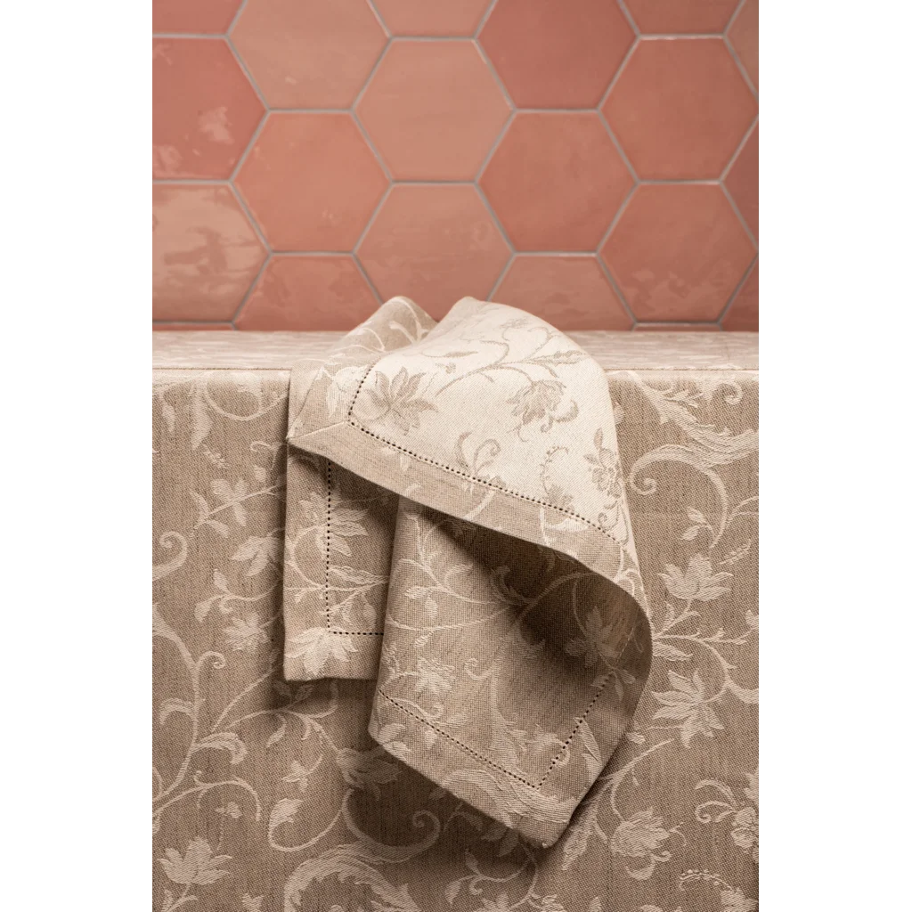 Halbleinen Jacquard Tischset MINIJA 6er-Pack in Beige+Creme Muster Ranke von Erika Vaitkute Größe 47x38 cm