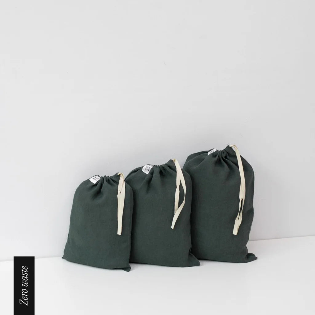 Leinen Aufbewahrungsbeutel 3er-Set in Waldgrün Grün von Linen Tales Größe 30x38 + 26x32 + 22x28 cm