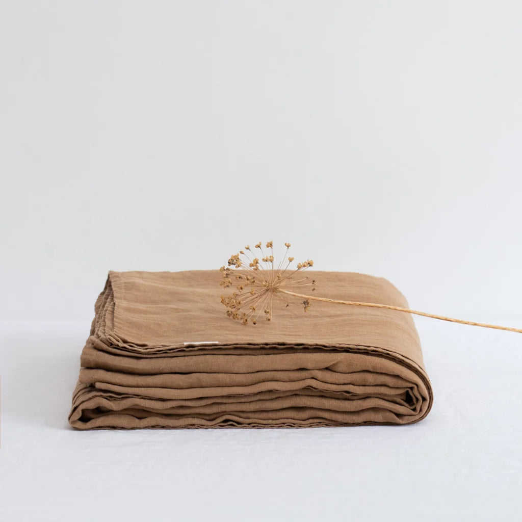 Leinen Bettlaken in Kamel Braun von Linen Tales Größe 230x270 cm