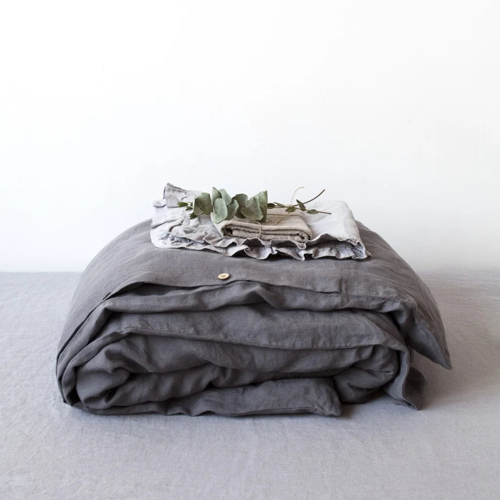 Leinen Bettwäsche Bettbezug in Anthrazit Grau von Linen Tales Größe 160x210 cm