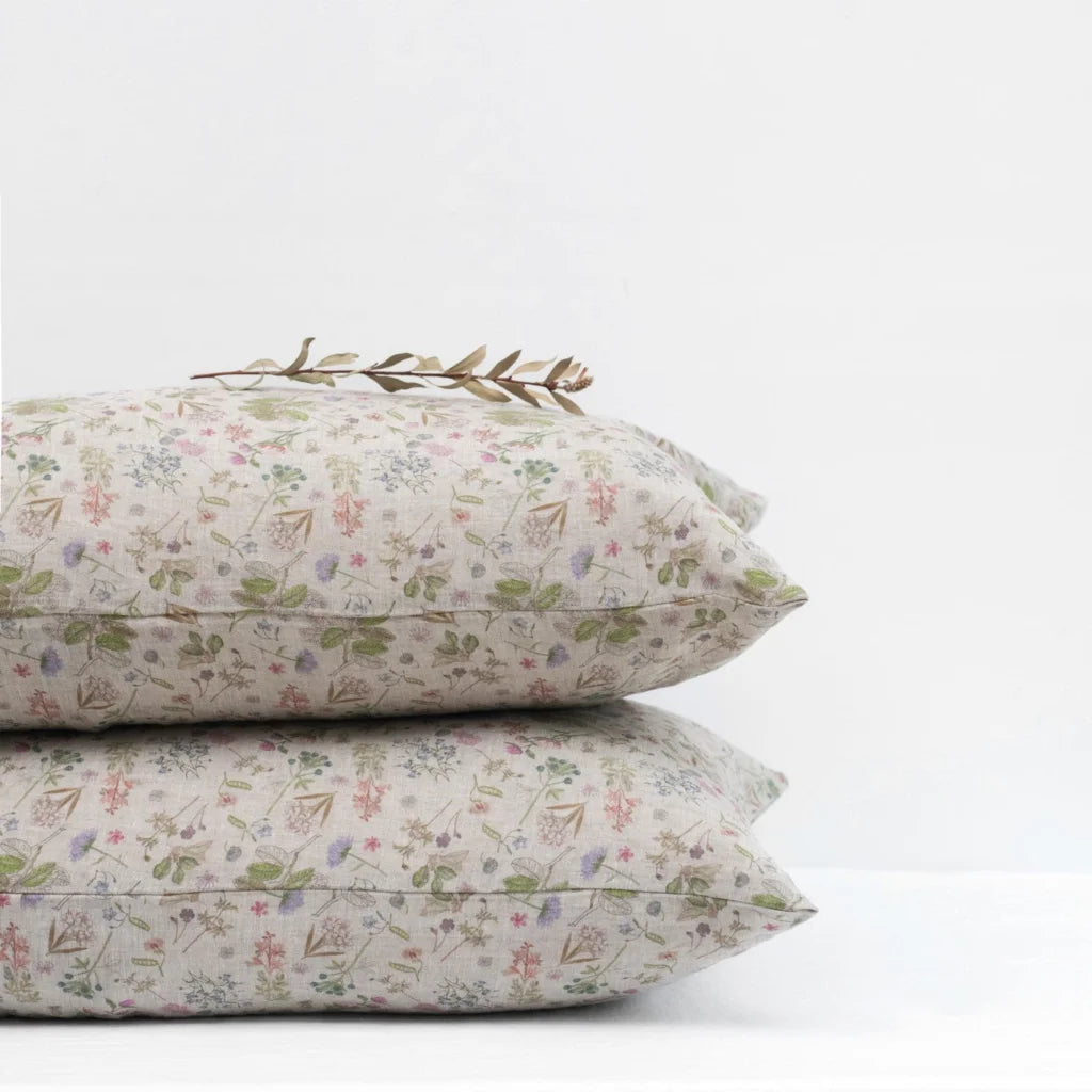 Leinen Bettwäsche Botanik Kissenbezug in Creme+Rosa+Grün+Braun Muster Botanik von Linen Tales Größe 40x40 cm