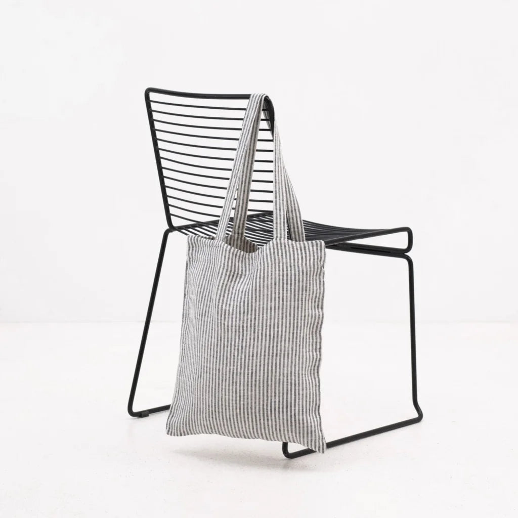 Leinen Einkaufstasche Streifen in Weiß+Anthrazit Weiß+Grau Muster Streifen von Linen Tales Größe 38 cm breit+ 42 cm lang