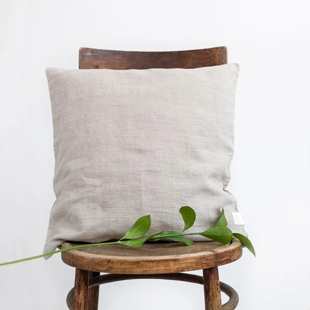 Leinen Kissenhülle in Beige von Linen Tales Größe 50x50 cm