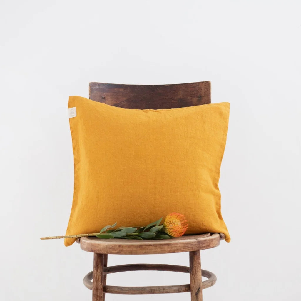 Leinen Kissenhülle in Orange von Linen Tales Größe 50x50 cm
