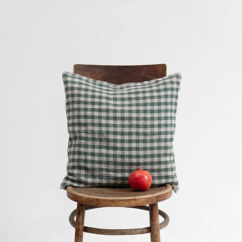 Leinen Kissenhülle Karo in Waldgrün+Beige Grün+Beige Muster Karo von Linen Tales Größe 40x80 cm