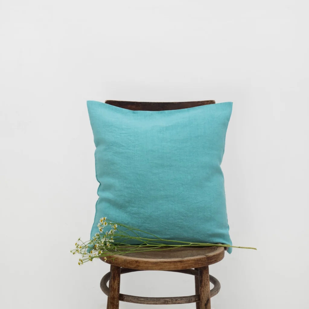 Leinen Kissenhülle rechteckig in Atlantik Blau von Linen Tales Größe 40x80 cm