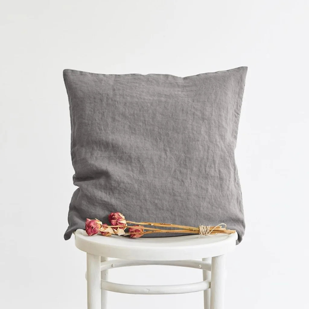 Leinen Kissenhülle rechteckig in Grau von Linen Tales Größe 40x60 cm