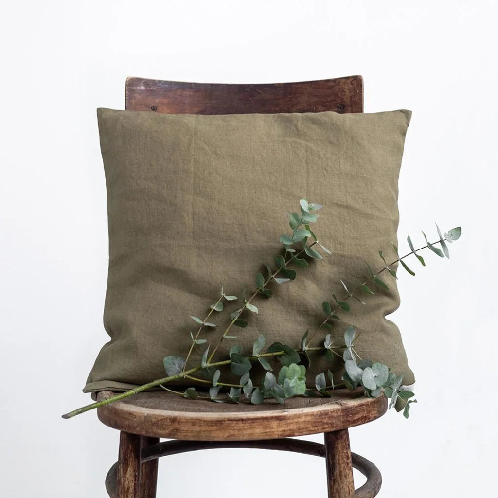 Leinen Kissenhülle rechteckig in Olive Grün von Linen Tales Größe 40x60 cm