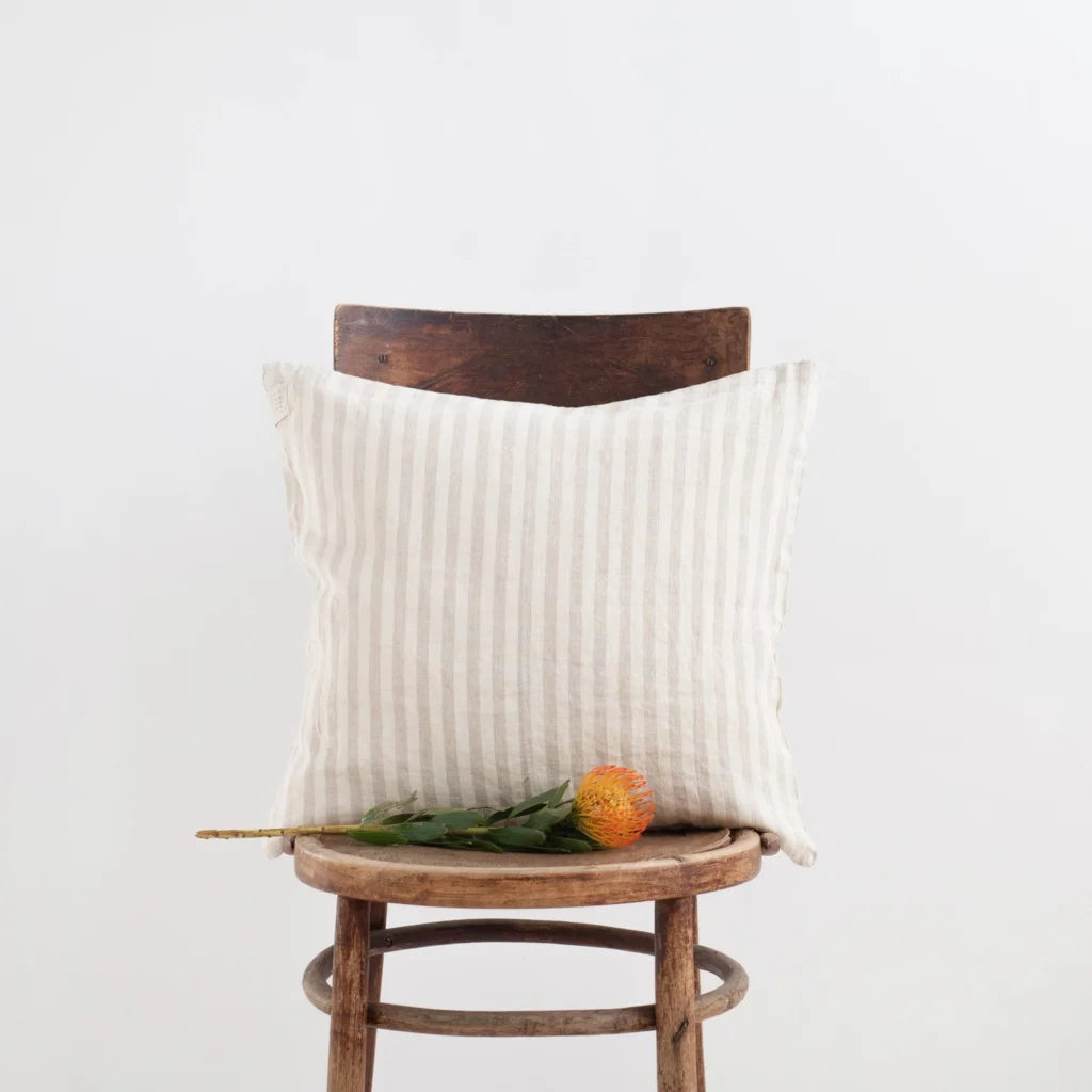 Leinen Kissenhülle Streifen in Creme+Beige Muster Streifen von Linen Tales Größe 40x80 cm