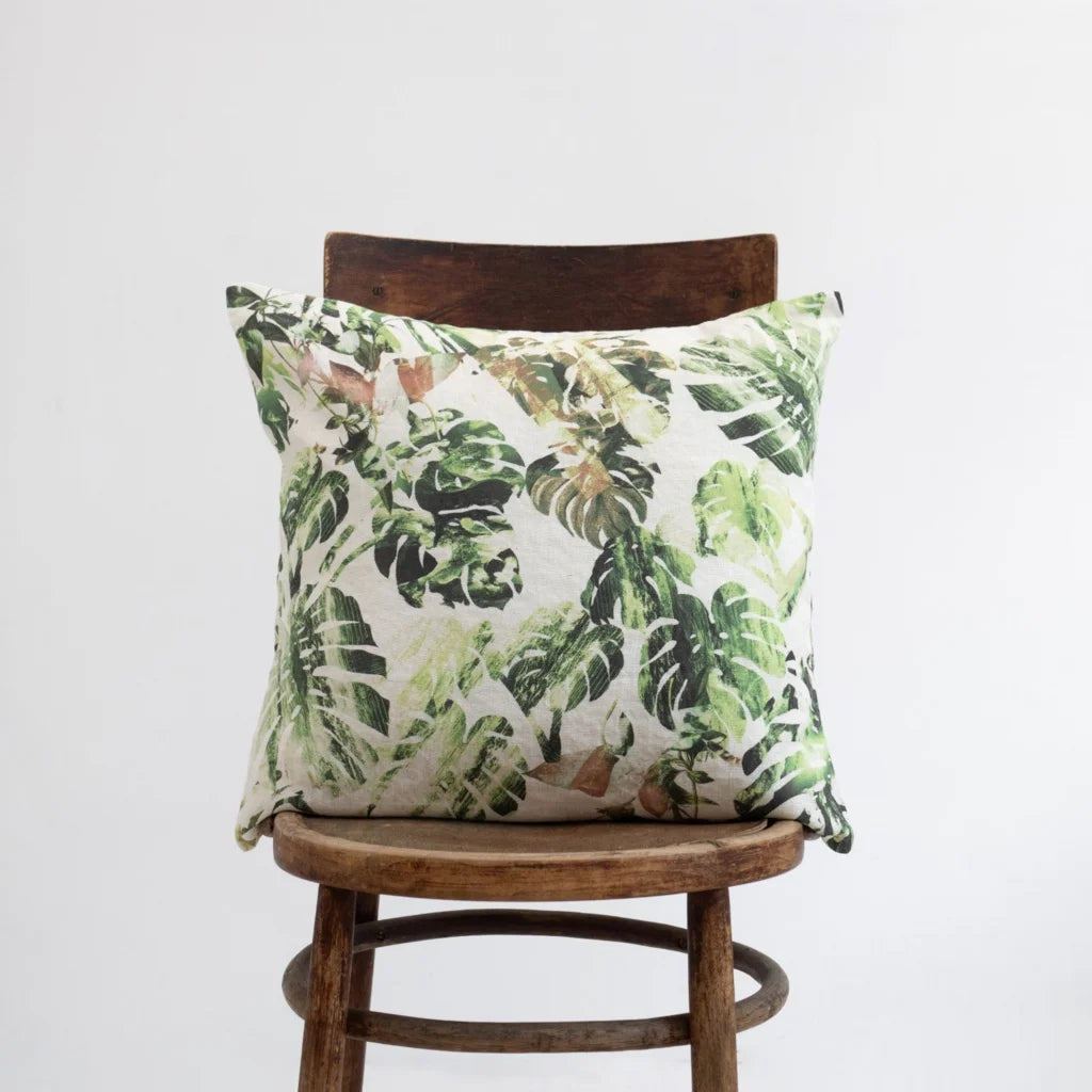 Leinen Kissenhülle Tropical in Creme+Dunkelgrün Creme+Grün Muster Tropical von Linen Tales Größe 40x80 cm