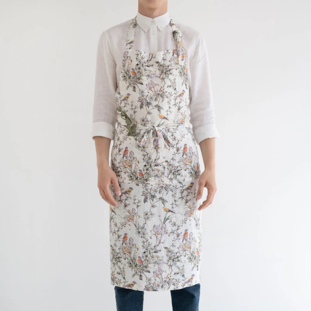 Leinen Kochschürze Vögel in Weiß+Flieder+Grün Weiß+Lila+Grün Muster Vögel von Linen Tales Größe 100 cm breit+ 98 cm lang