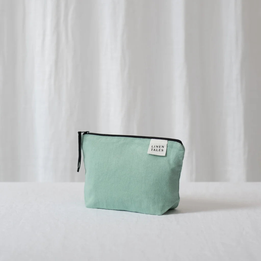 Leinen Kosmetiktasche in Mint Grün von Linen Tales Größe 21x14 cm
