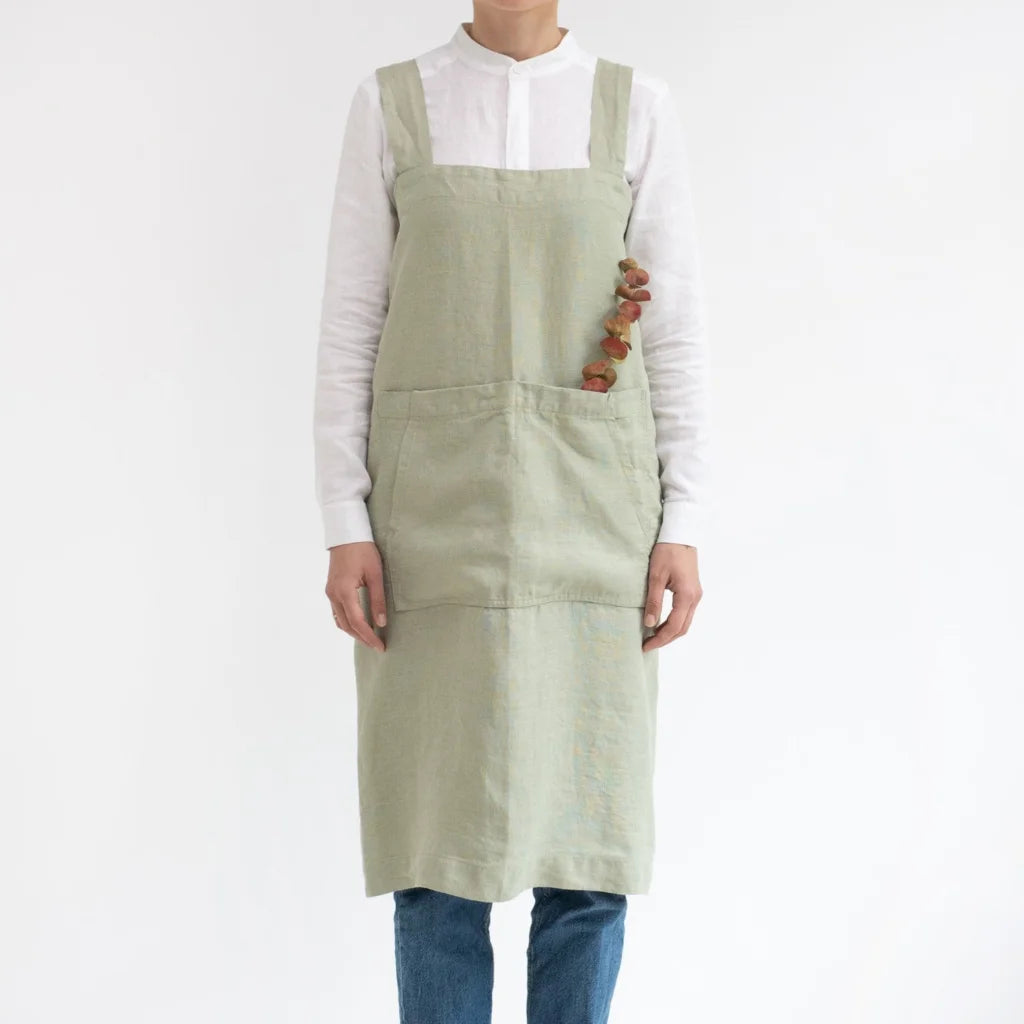 Leinen Pinafore-Schürze in Hellgrün Grün von Linen Tales Größe 114 cm breit+ 83 cm lang
