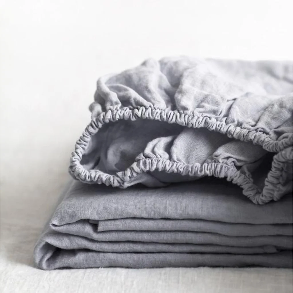 Leinen Spannbettlaken für Matratzen in Standardgröße - Doppelbett in Hellgrau Grau von Linen Tales Größe 180x200 cm