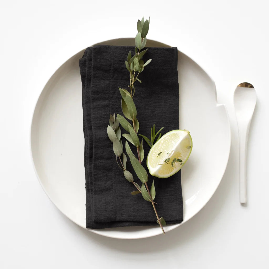 Leinen Stoffserviette 2er-Pack in Schwarz von Linen Tales Größe 45x45 cm