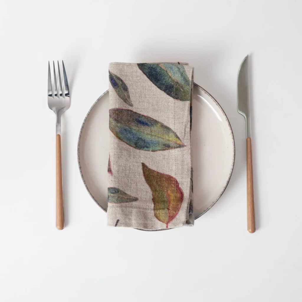 Leinen Stoffserviette Blätter 2er-Pack in Creme+Grün+Orange Muster Blätter von Linen Tales Größe 55x55 cm