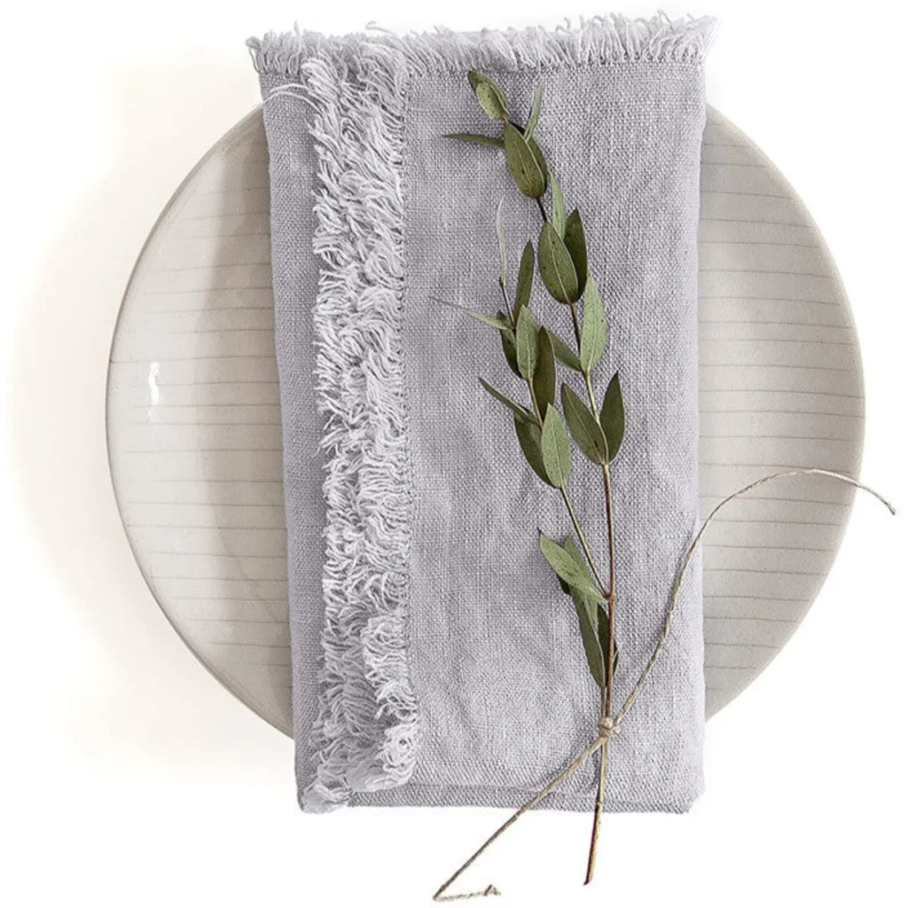 Leinen Stoffserviette mit Fransen 2er-Pack in Hellgrau Grau von Linen Tales Größe 45x45 cm