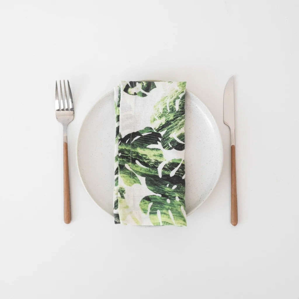 Leinen Stoffserviette Tropical 2er-Pack in Creme+Dunkelgrün Creme+Grün Muster Tropical von Linen Tales Größe 50x50 cm