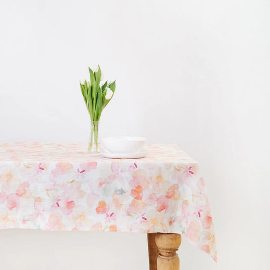 Leinen Tischdecke Blumen in Weiß+Rosa+Orange Muster Blumen von Linen Tales Größe 140x140 cm