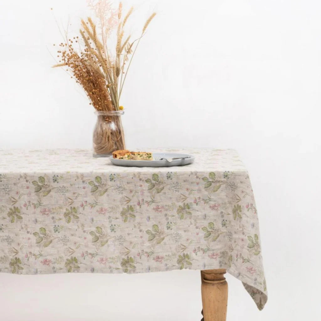 Leinen Tischdecke Botanik in Creme+Rosa+Grün+Braun Muster Botanik von Linen Tales Größe 140x200 cm