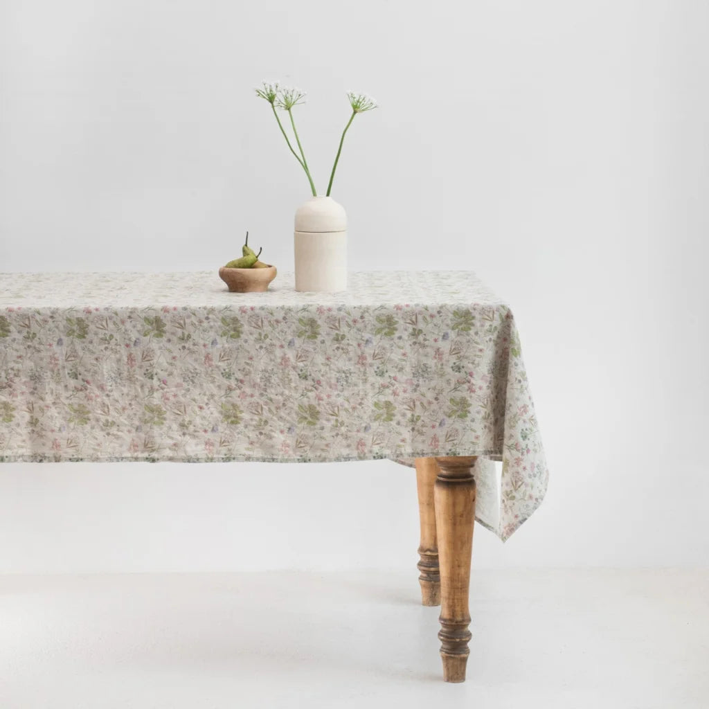 Leinen Tischdecke Botanik in Creme+Rosa+Grün+Braun Muster Botanik von Linen Tales Größe 160x300 cm