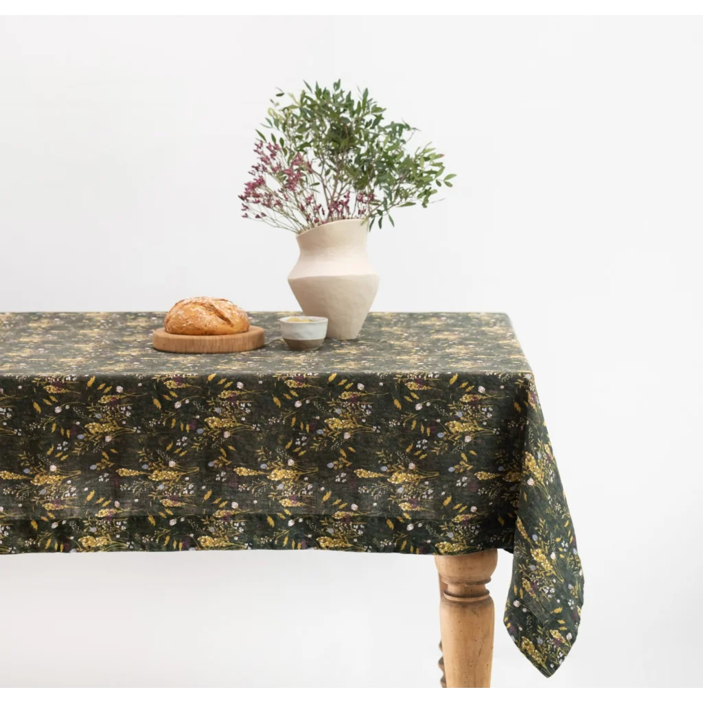 Leinen Tischdecke Gräser in Dunkelgrün+Gelb Grün+Gelb Muster Gräser von Linen Tales Größe 140x350 cm