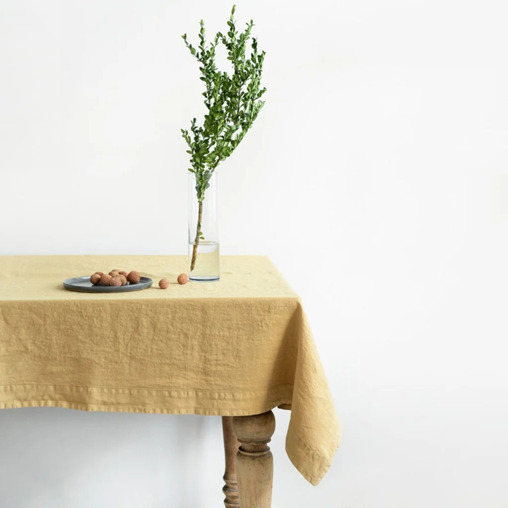Leinen Tischdecke in Honig Gelb von Linen Tales Größe 140x250 cm