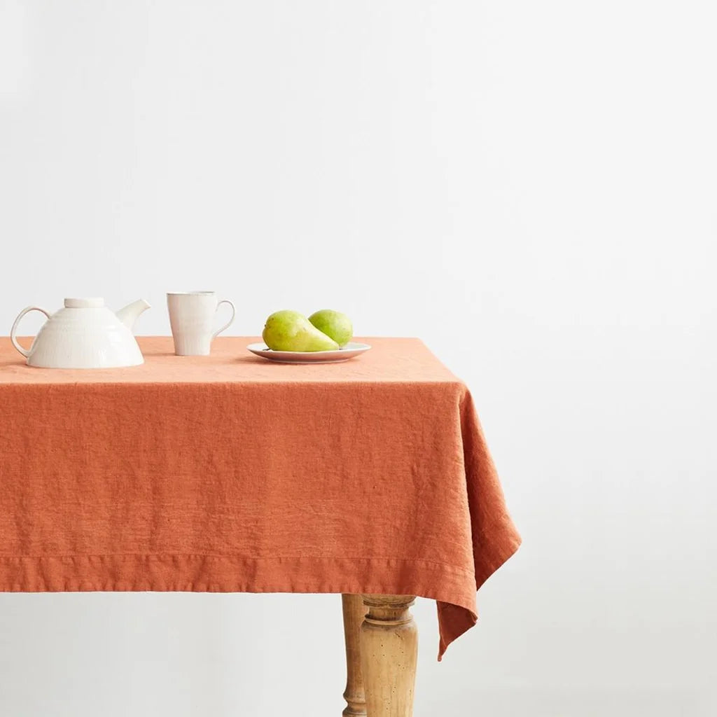 Leinen Tischdecke in Terra Orange von Linen Tales Größe 140x250 cm