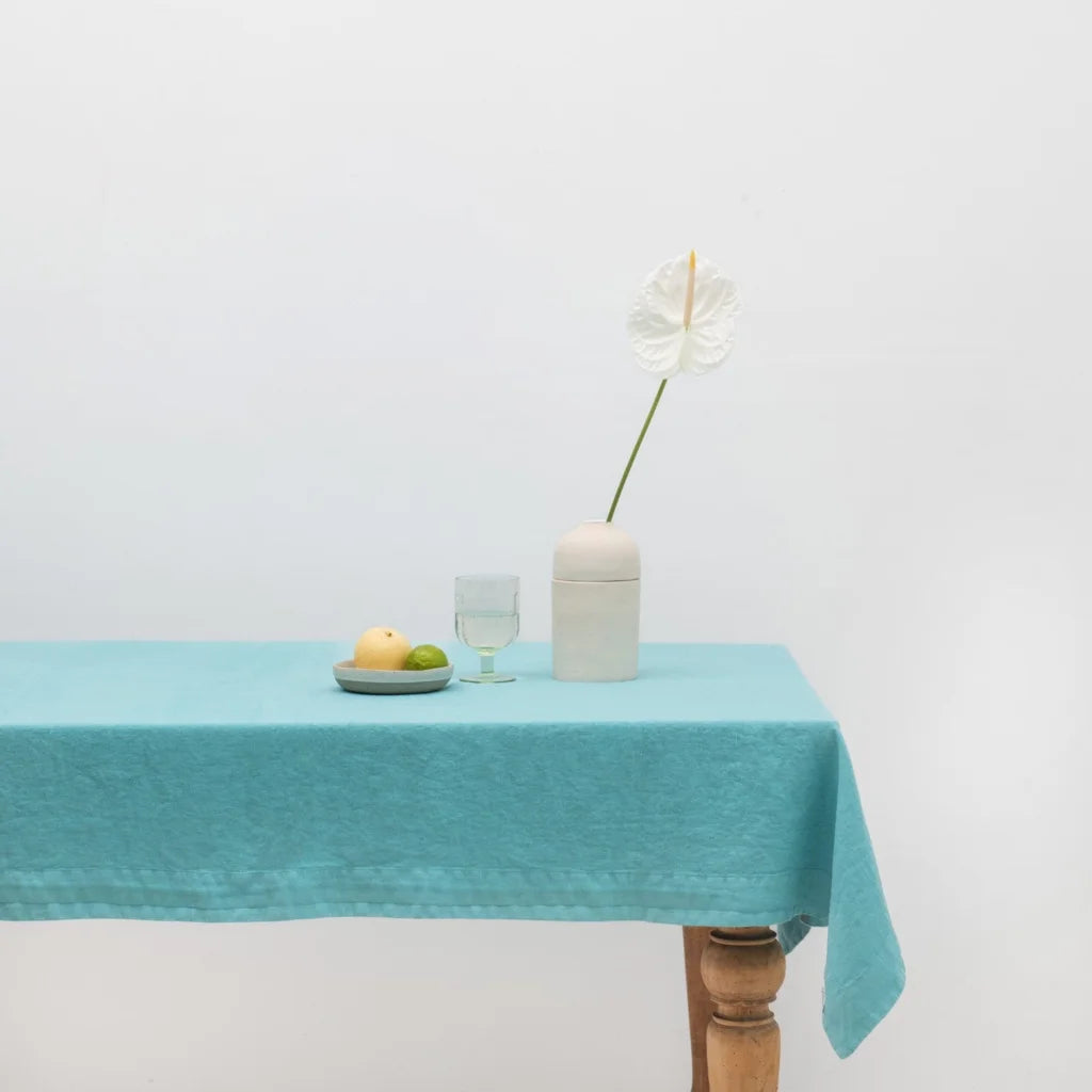 Leinen Tischdecke in Übergröße in Atlantik Blau von Linen Tales Größe 140x350 cm