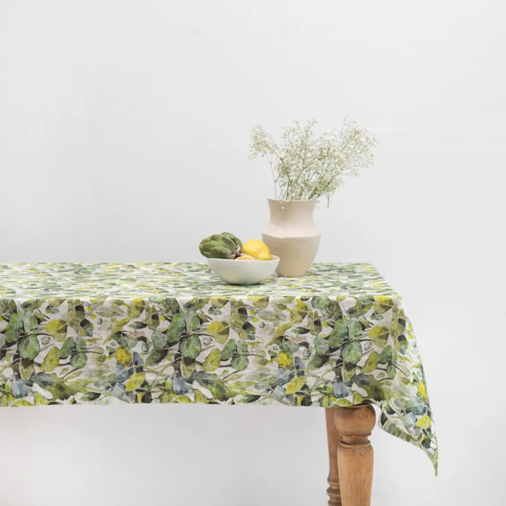 Leinen Tischdecke Lotusblätter in Weiß+Grün Muster Lotusblätter von Linen Tales Größe 140x140 cm