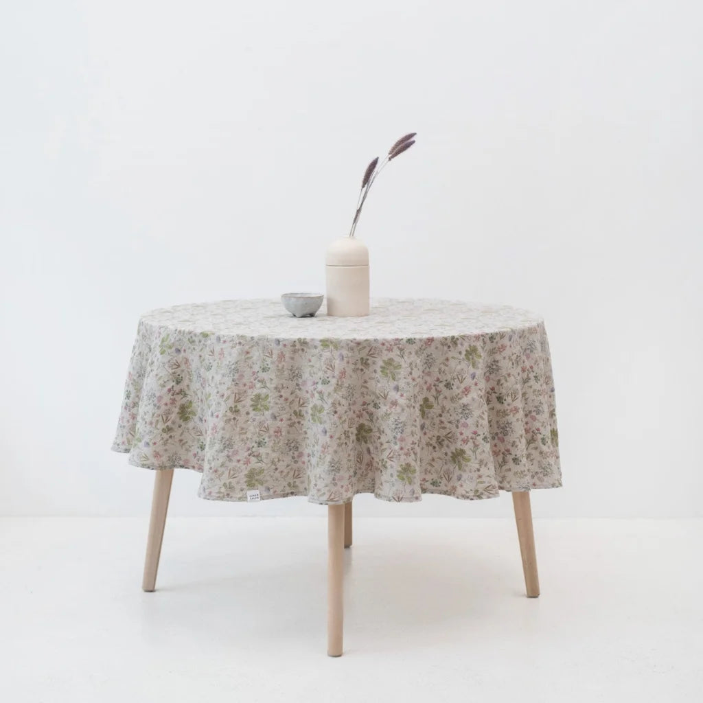 Leinen Tischdecke rund Botanik in Creme+Rosa+Grün+Braun Muster Botanik von Linen Tales Größe Ø 180 cm