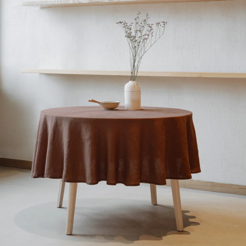Leinen Tischdecke rund in Schokolade Braun von Linen Tales Größe Ø 180 cm