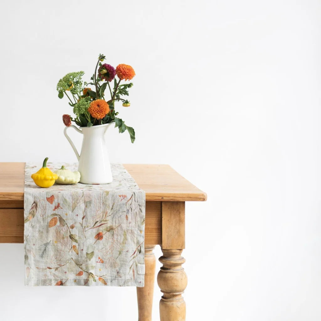 Leinen Tischläufer Blätter in Creme+Braun Muster Blätter von Linen Tales Größe 40x150 cm
