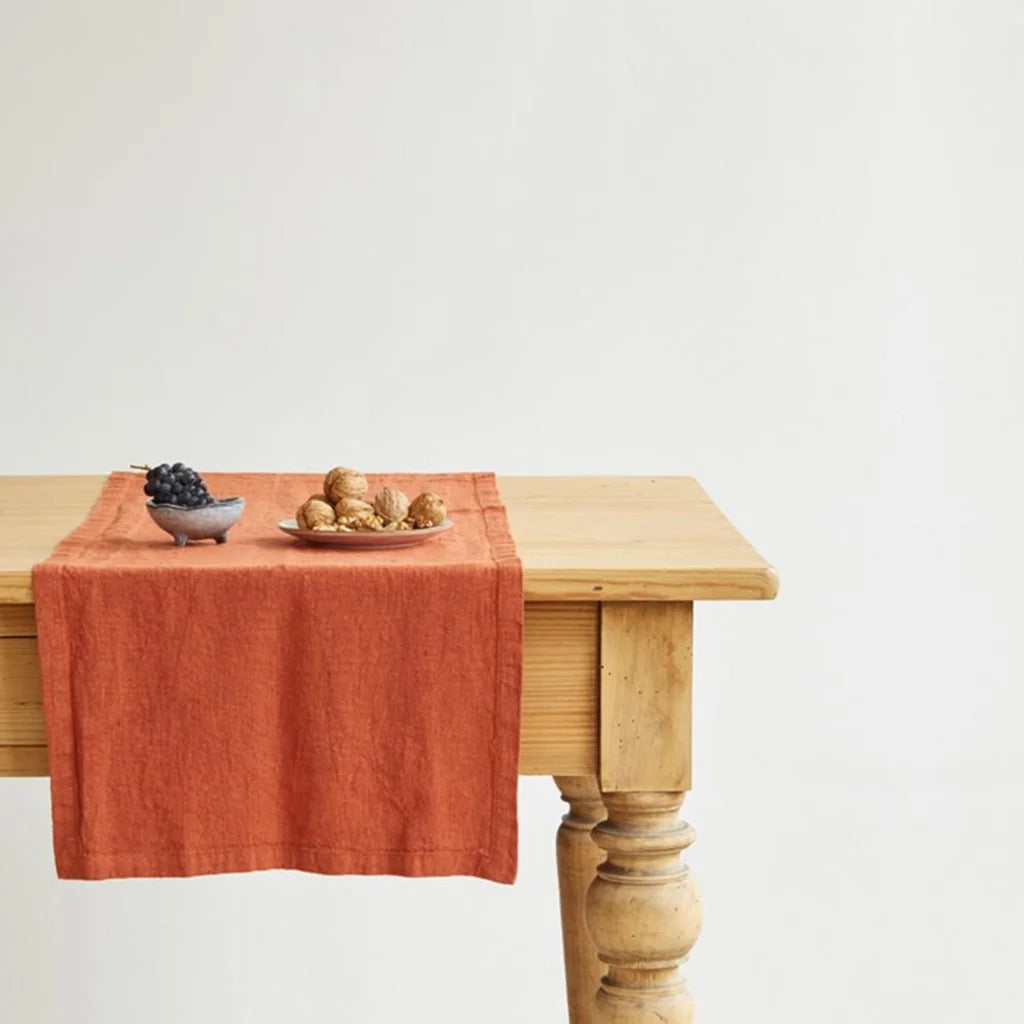 Leinen Tischläufer in Terra Orange von Linen Tales Größe 40x200 cm