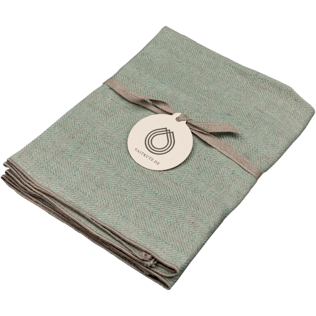 Leinen Tischläufer mit Fischgrät-Muster in Mint+Beige Grün+Beige Muster Fischgrät von Erika Vaitkute Größe 46x147 cm
