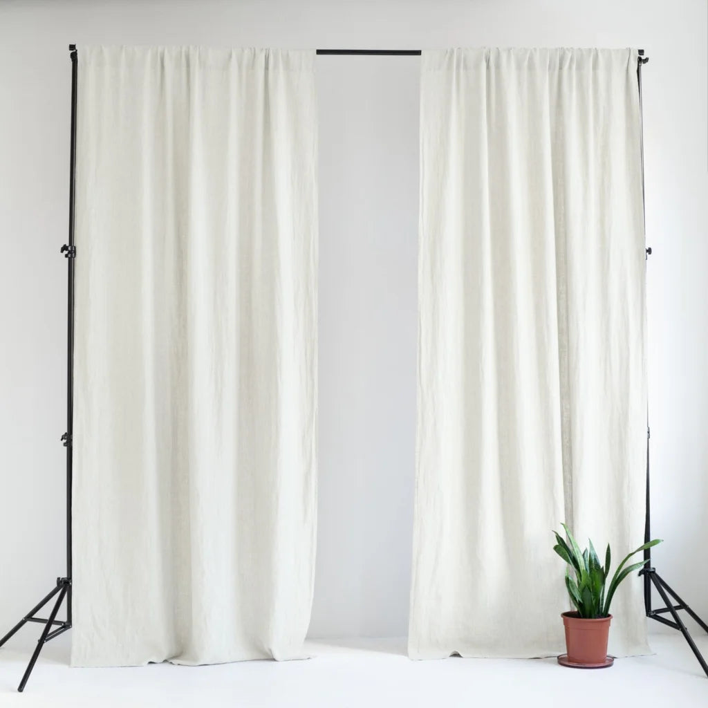 Leinen Verdunkelungsvorhang mit Tunnel 2er-Set in Weiß von Linen Tales Größe 140x200 cm
