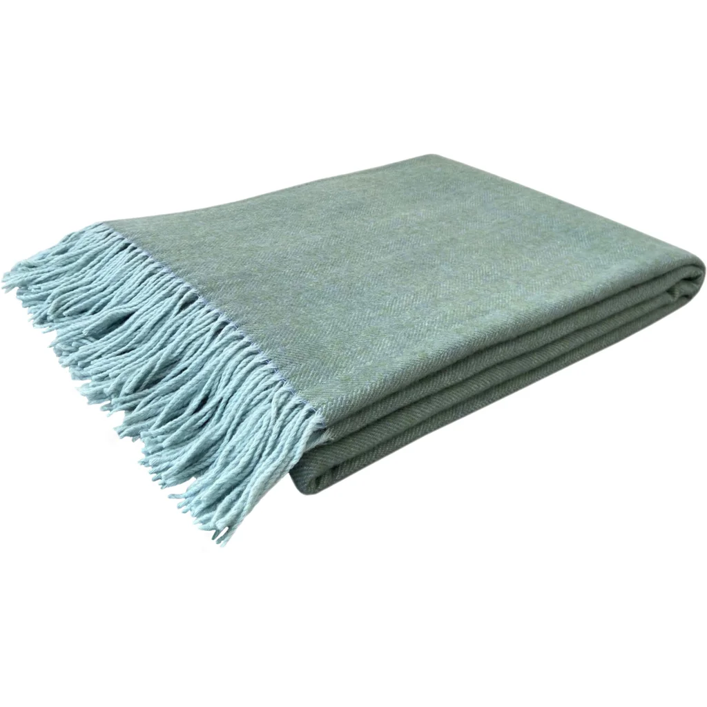 Merino Decke mit Fischgrät-Muster in Aqua Blau Muster Fischgrät von Erika Vaitkute Größe 140x200 cm