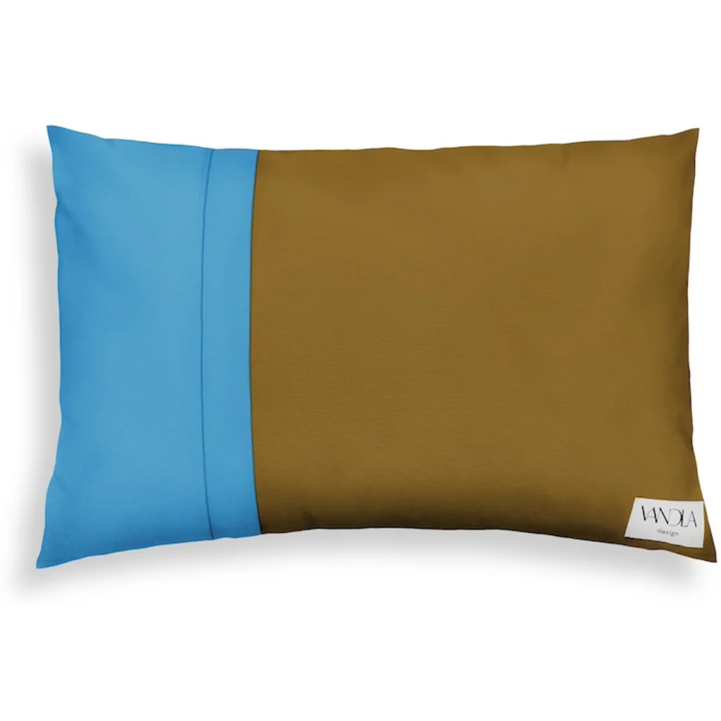 Modulare Kissenhülle rechteckig Farbkombinationen mit Hellbraun in Hellbraun+Atlantik Braun+Blau von Vandla design Größe 40x60 cm