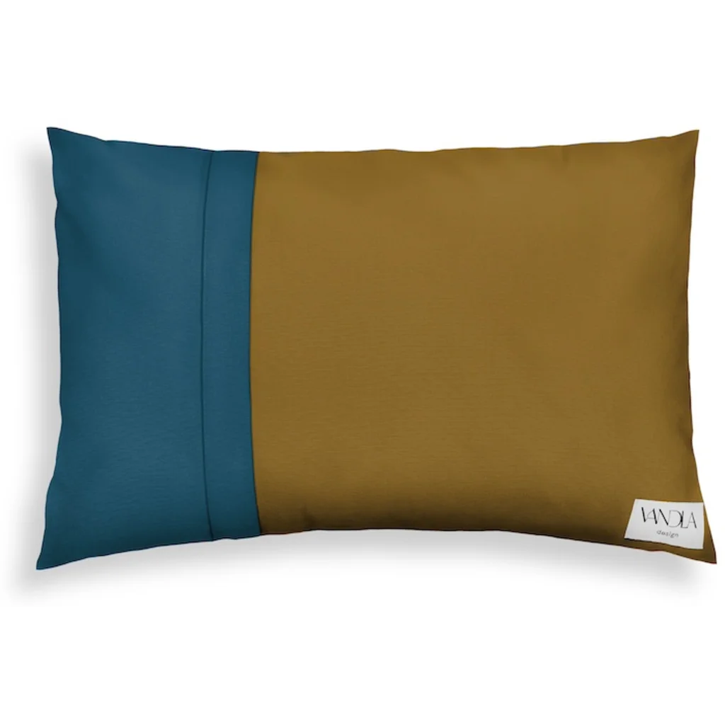 Modulare Kissenhülle rechteckig Farbkombinationen mit Hellbraun in Hellbraun+Petrol Braun+Blau von Vandla design Größe 40x60 cm